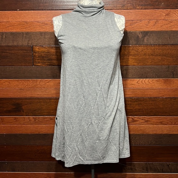 STYLUS Tops - Stylus Stretchy Turtleneck Sleeveless Gray Tunic